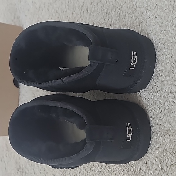 UGG Classic Ultra Mini Boots - Picture 4 of 5